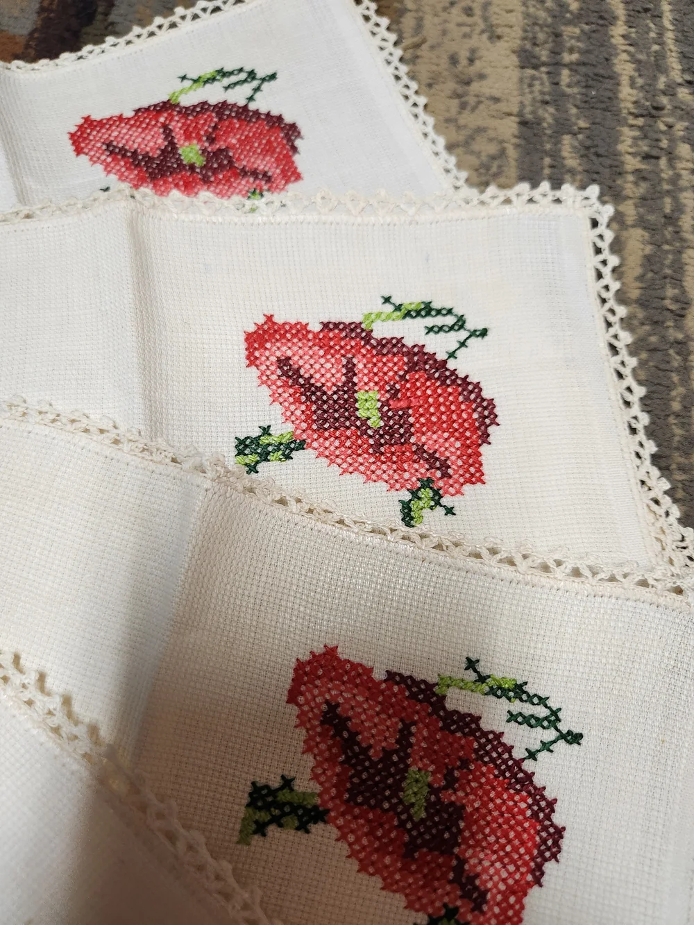 Table Runner Matchin  Napkin Set